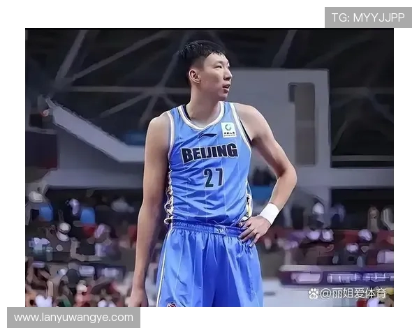 足球场偶遇CBA球员事件回顾