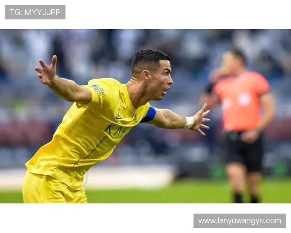 C罗41岁首球庆祝胜利激励团队继续前行迈出新步伐 C罗41岁首球庆祝胜利激励团队继续前行迈出新步伐