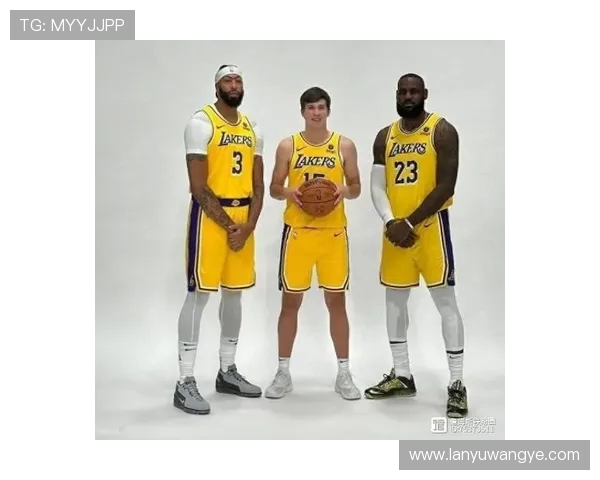 湖人三巨头圣诞节前后净效值对比分析展现球队状态转变